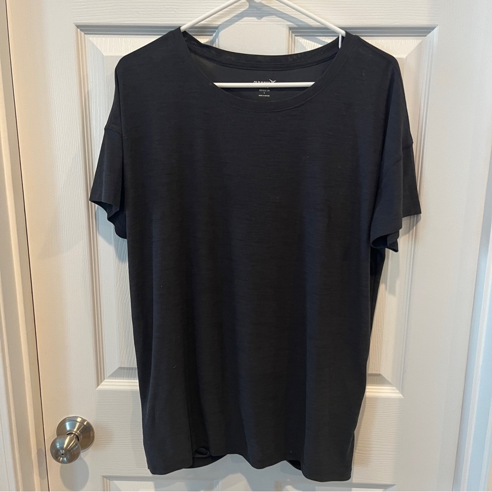 NWOT Old Navy Active Tee
